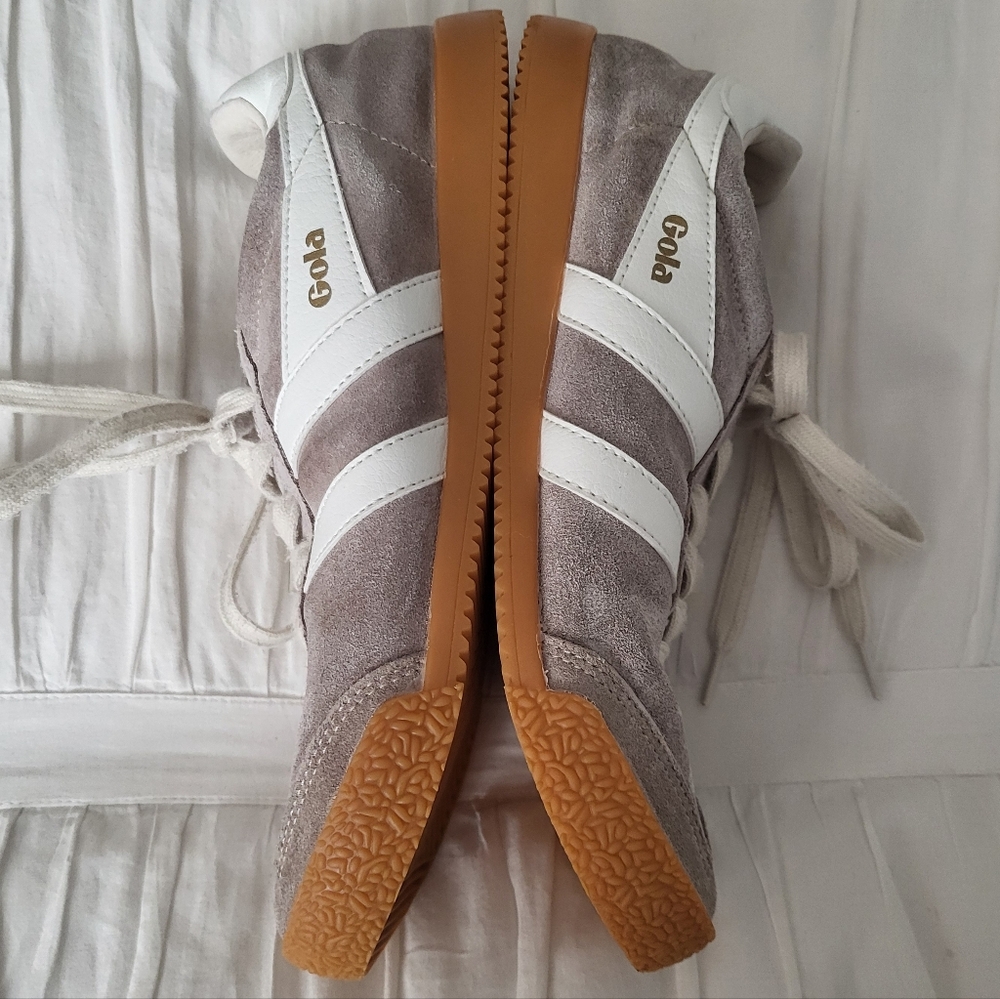 Gola Women's Gray Suede Sneakers with White Stripes and Gum Sole - Picture 4 of 10